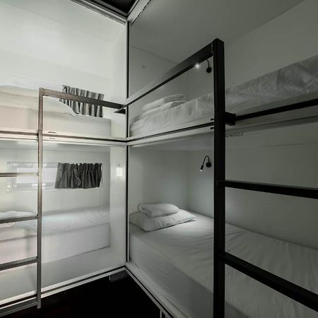 Mascotte Hostel Silom バンコク都 エクステリア 写真
