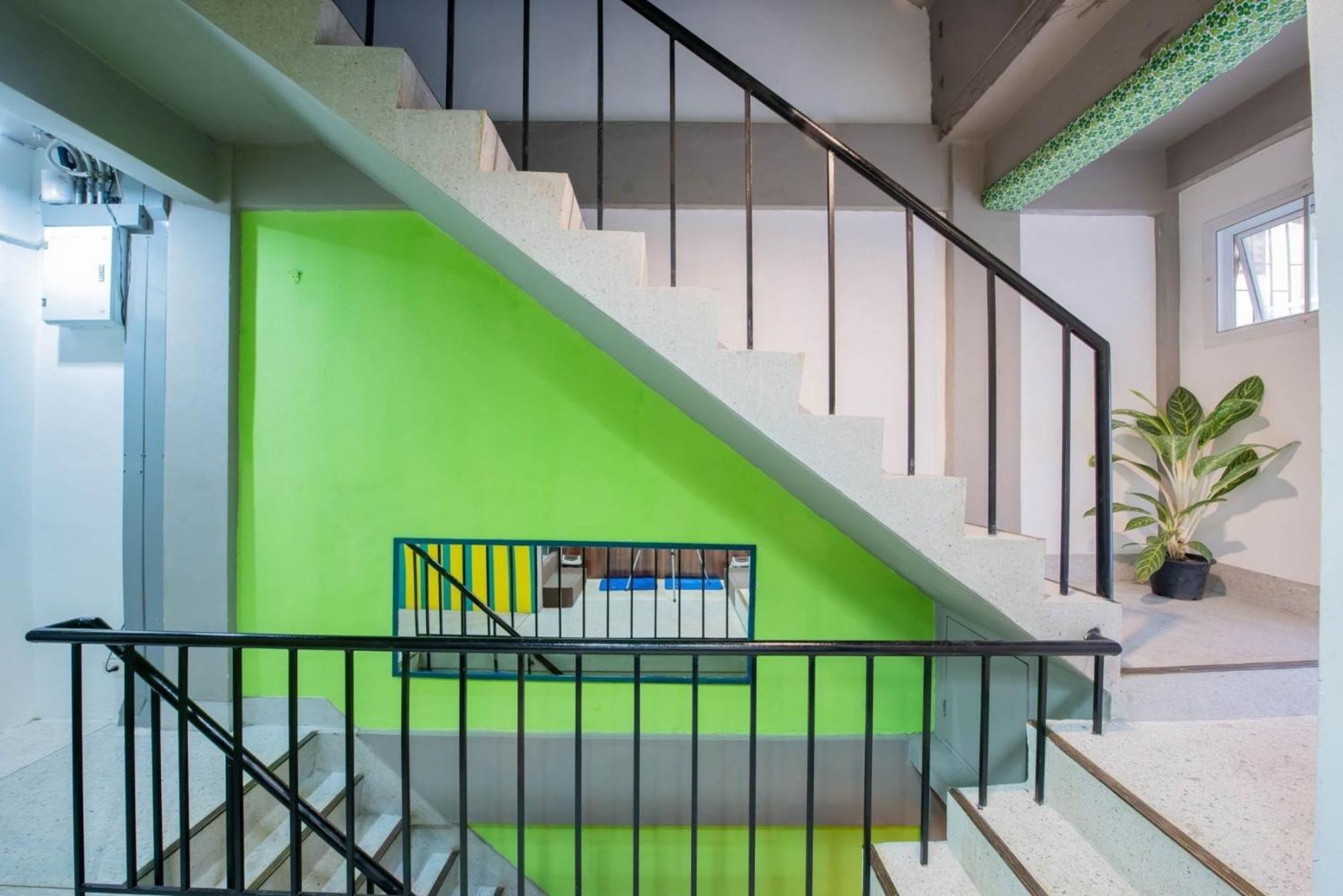 Mascotte Hostel Silom バンコク都 エクステリア 写真