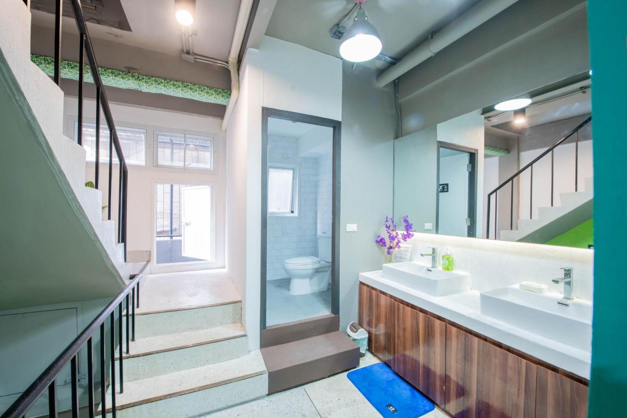 Mascotte Hostel Silom バンコク都 エクステリア 写真