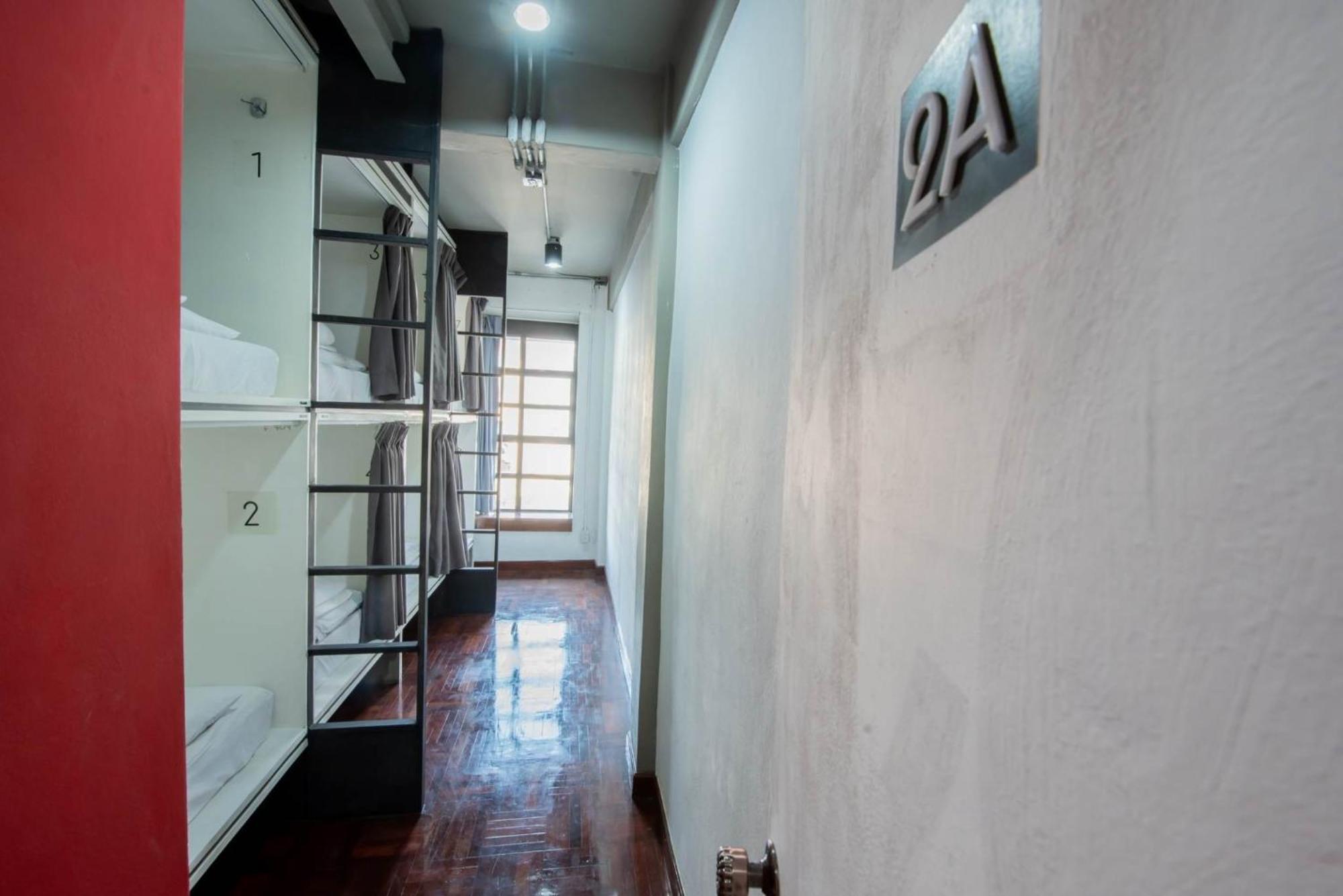 Mascotte Hostel Silom バンコク都 エクステリア 写真